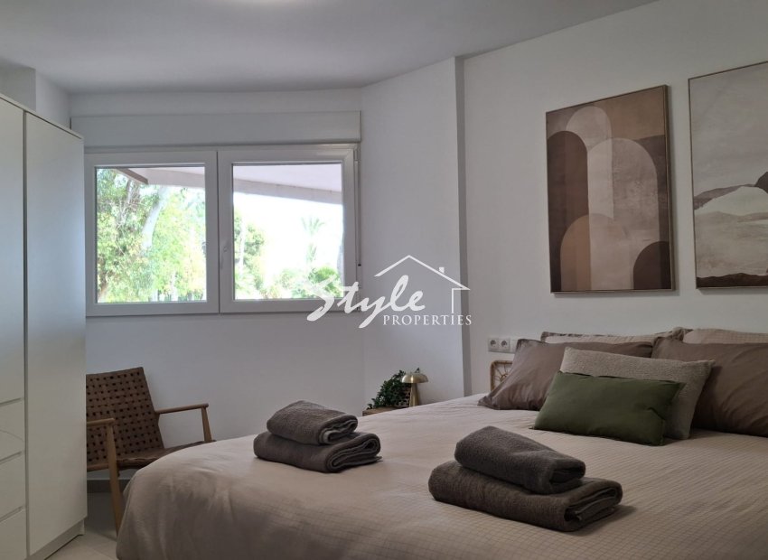 Resale - Apartamento - Torrevieja - Playa Acequion