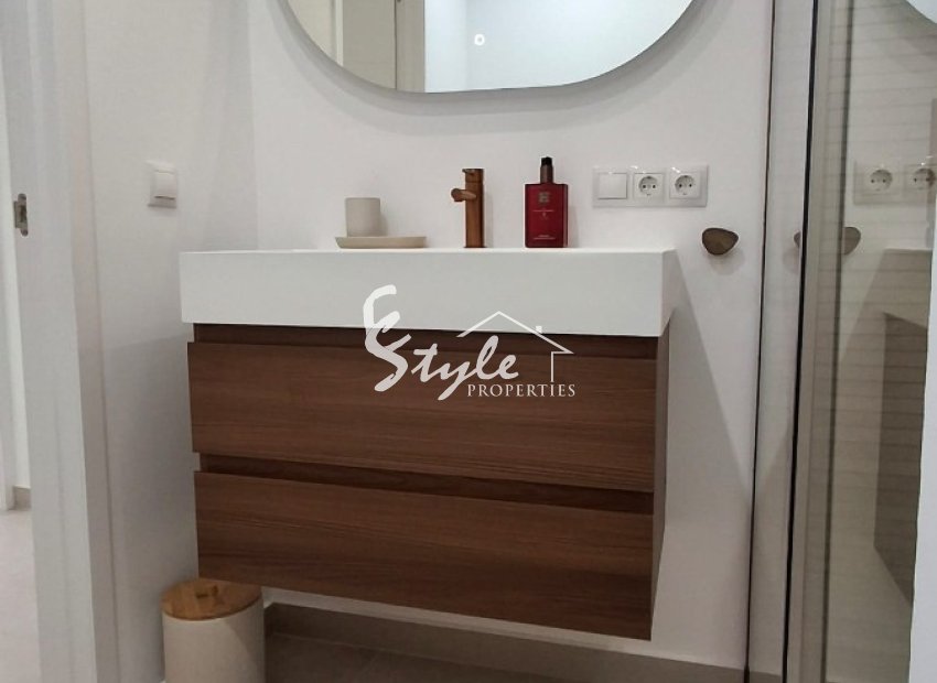 Resale - Apartamento - Torrevieja - Playa Acequion