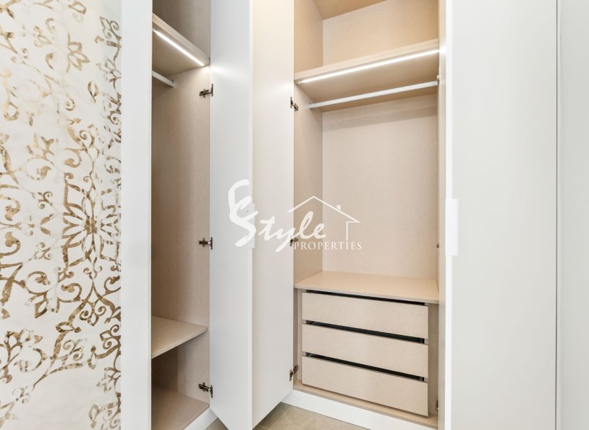 Resale - Apartamento - Torrevieja - Playa de El Cura