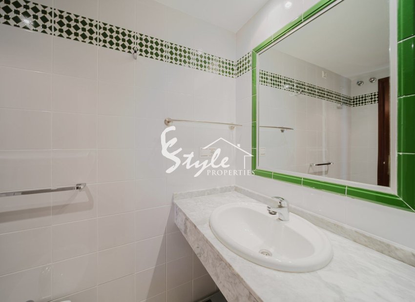 Resale - Apartamento - Torrevieja - Playa de los Locos