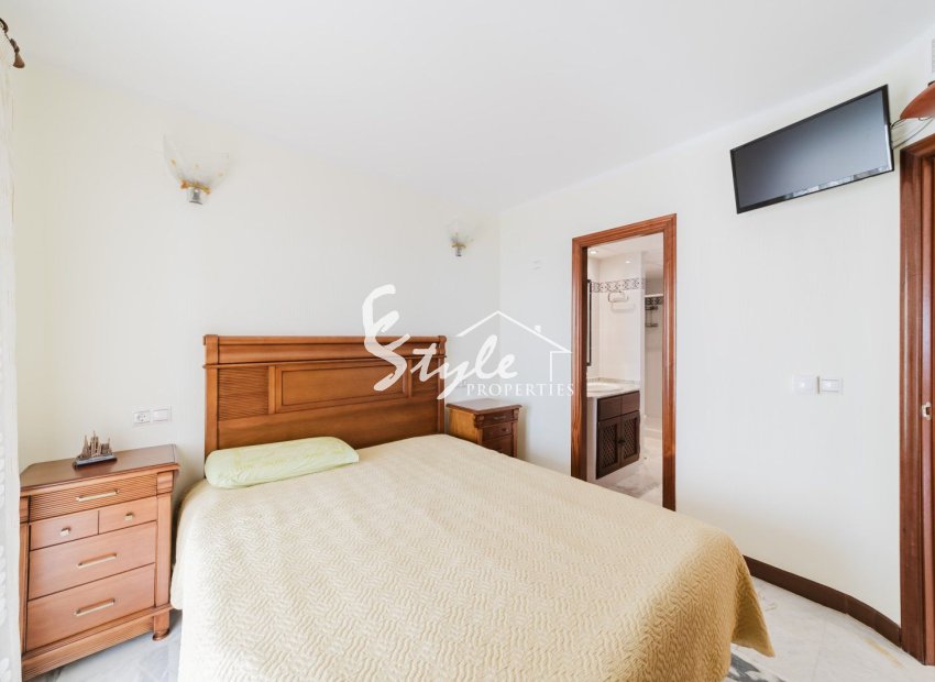 Resale - Apartamento - Torrevieja - Playa de los Locos