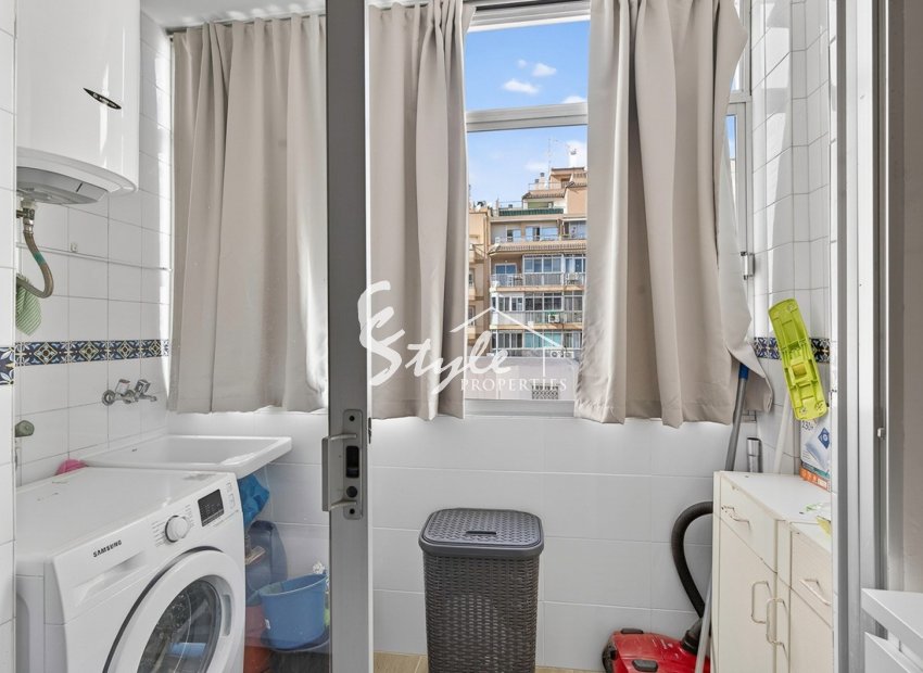 Resale - Apartamento - Torrevieja - Playa de los Locos
