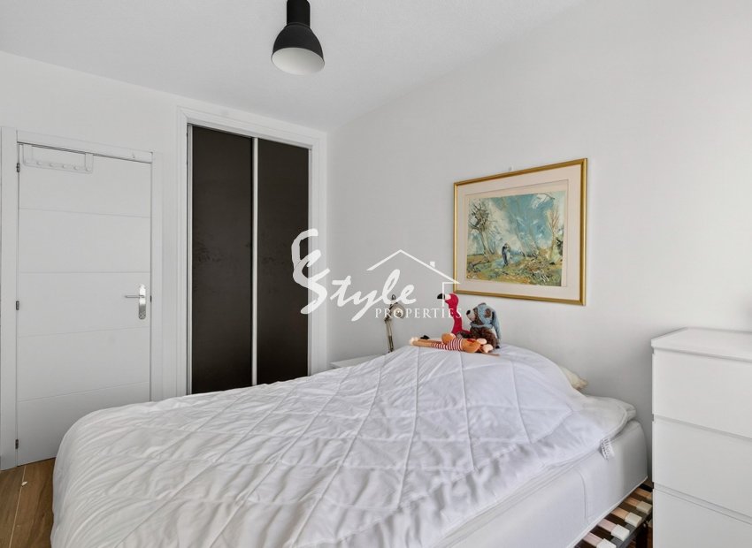 Resale - Apartamento - Torrevieja - Playa de los Locos