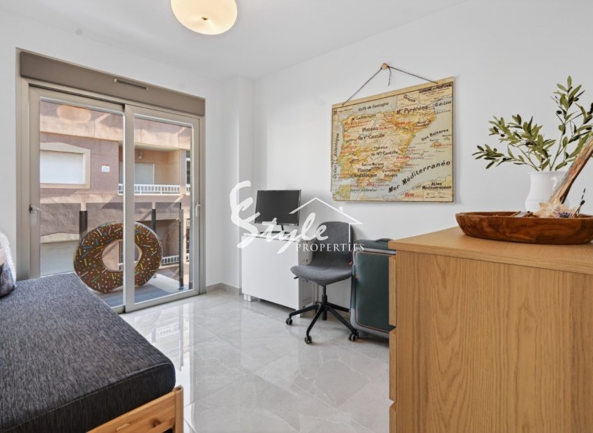 Resale - Apartamento - Torrevieja - Playa de los Locos