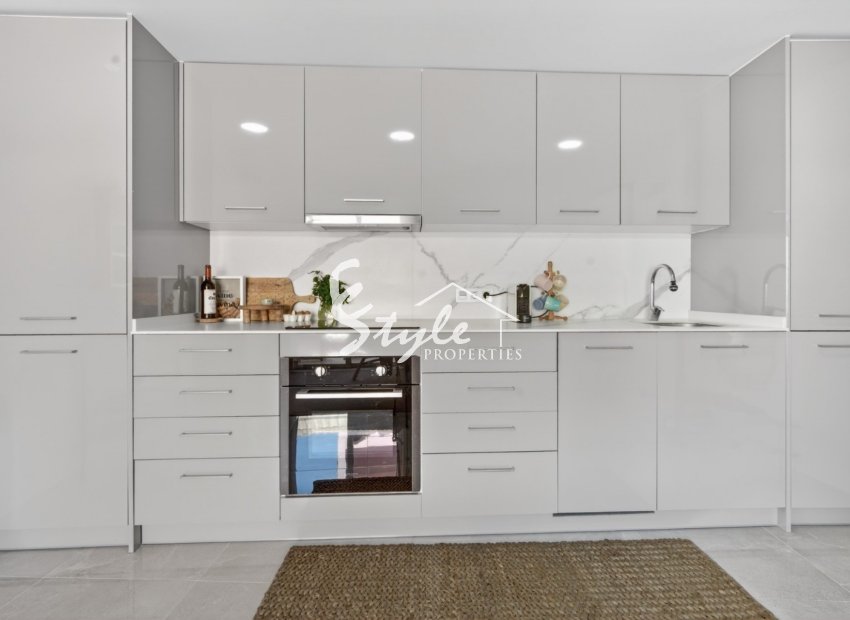 Resale - Apartamento - Torrevieja - Playa de los Locos