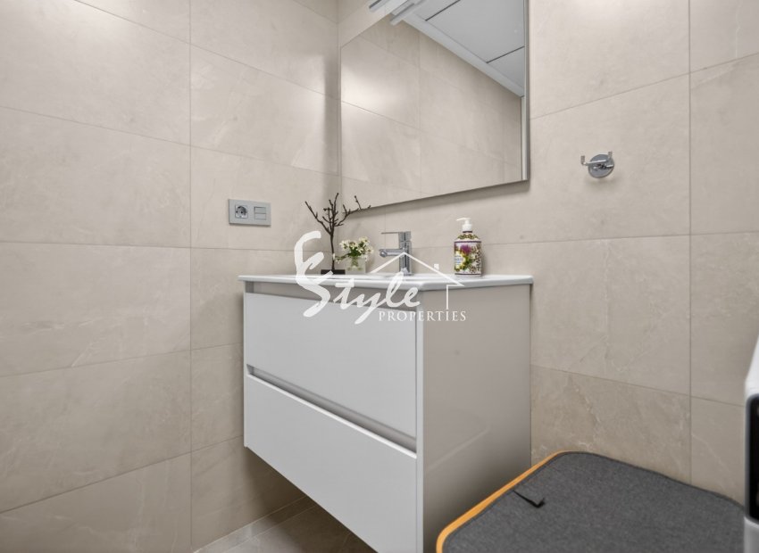 Resale - Apartamento - Torrevieja - Playa de los Locos