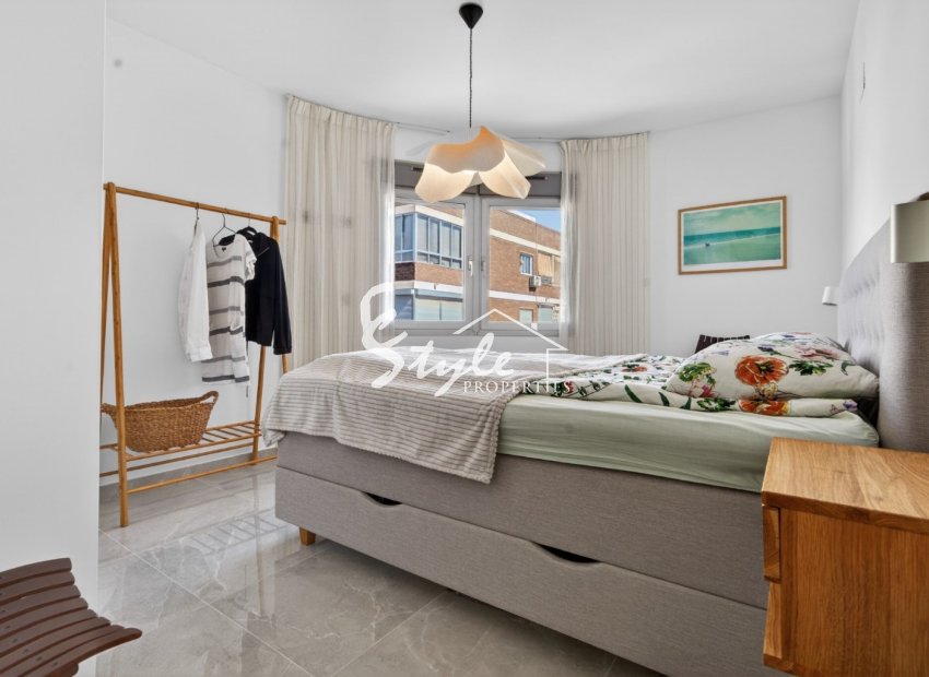 Resale - Apartamento - Torrevieja - Playa de los Locos