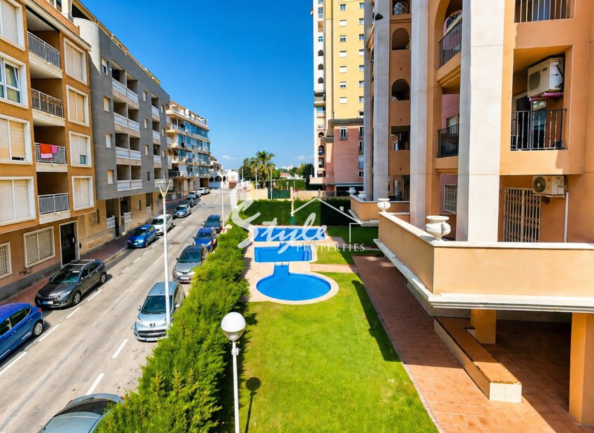 Resale - Apartamento - Torrevieja - Playa de los locos