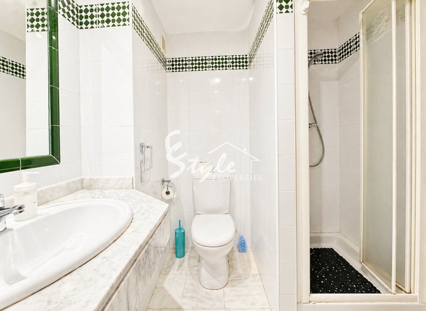 Resale - Apartamento - Torrevieja - Playa de los locos
