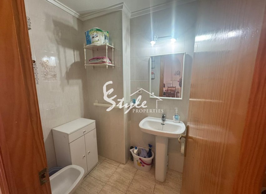 Resale - Apartamento - Torrevieja - Playa del Acequión