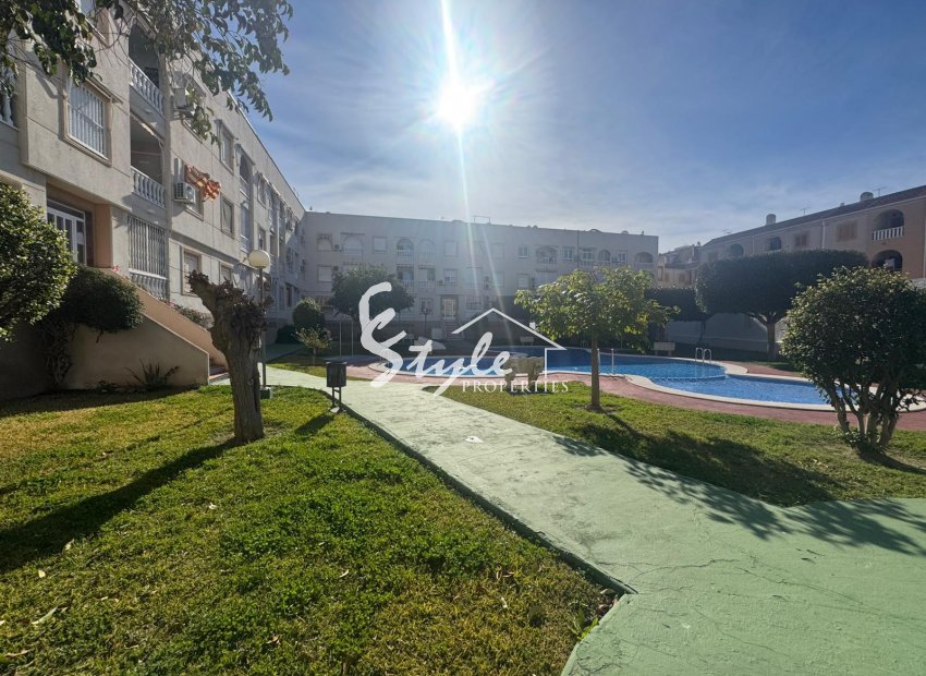 Resale - Apartamento - Torrevieja - Playa del Acequión