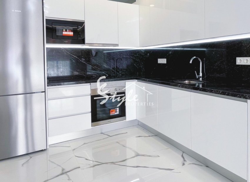 Resale - Apartamento - Torrevieja - Playa del Cura