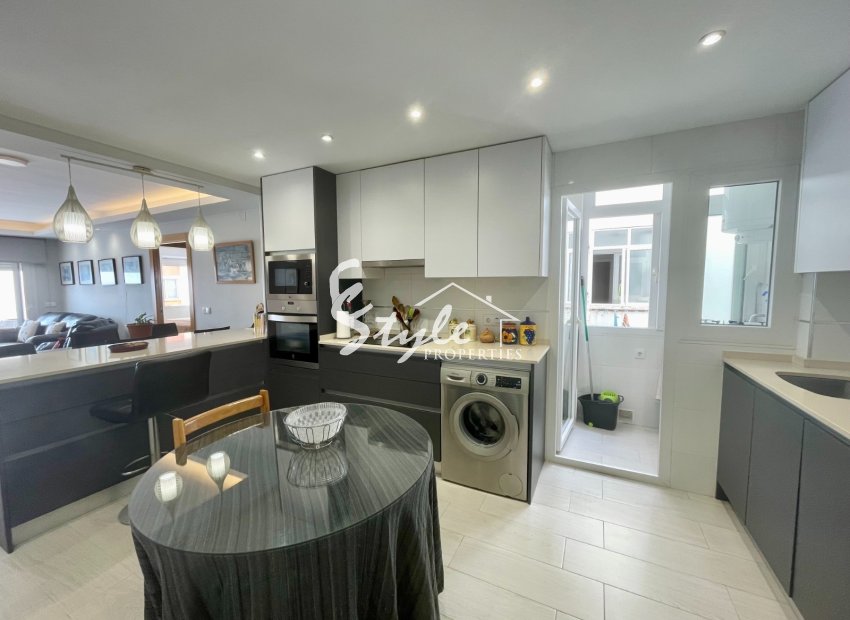 Resale - Apartamento - Torrevieja - Playa del Cura