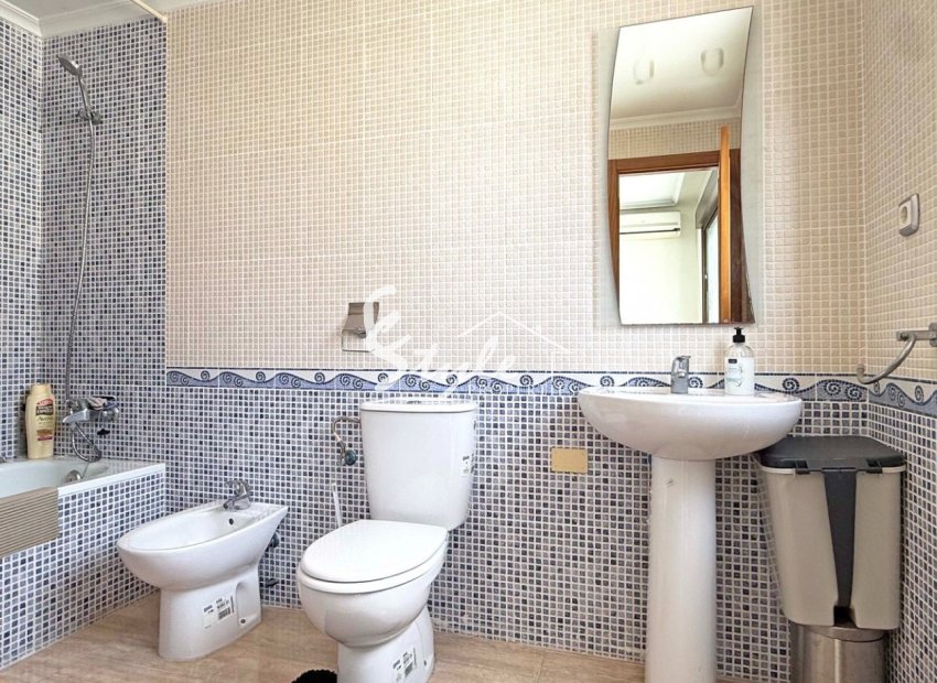 Resale - Apartamento - Torrevieja