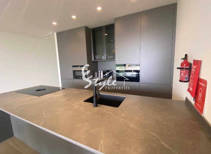 Resale - Apartment - Las Colinas - Las Colinas Golf