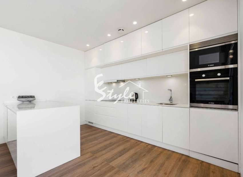 Resale - Apartment - Las Colinas - Las Colinas Golf