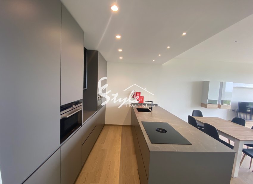 Resale - Apartment - Las Colinas - Las Colinas Golf