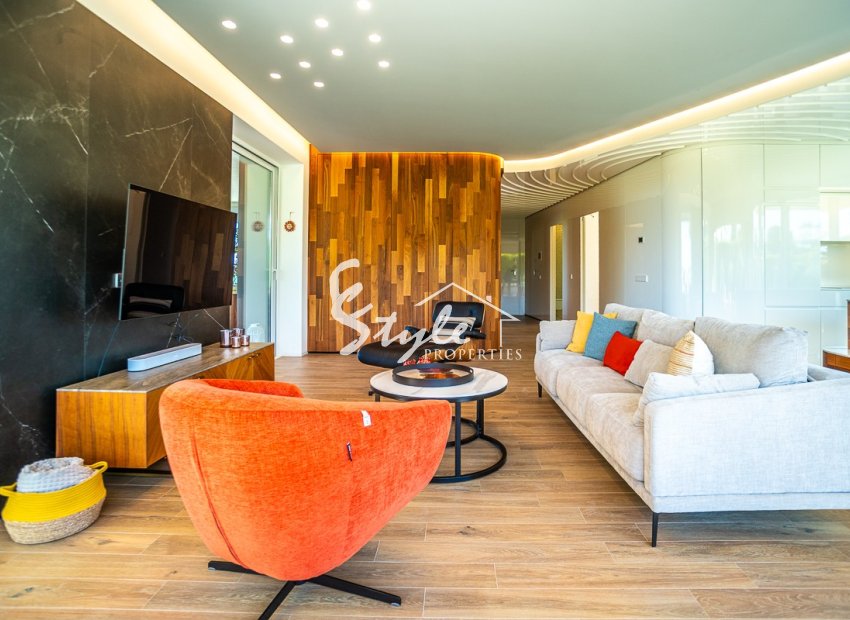 Resale - Apartment - Las Colinas - Las Colinas Golf