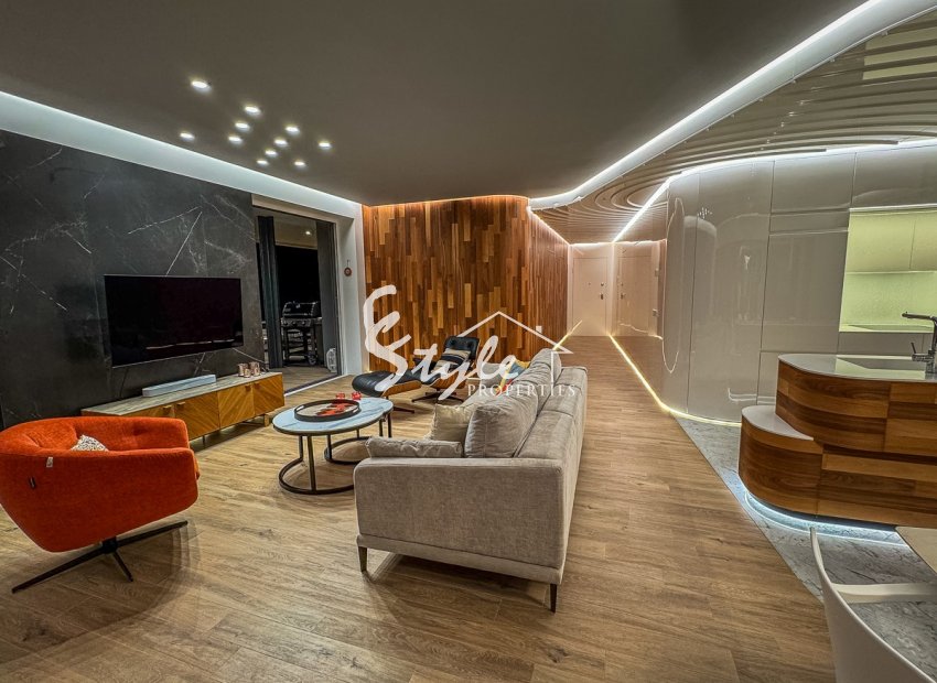 Resale - Apartment - Las Colinas - Las Colinas Golf