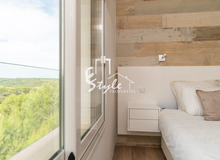 Resale - Apartment - Las Colinas - Las Colinas Golf