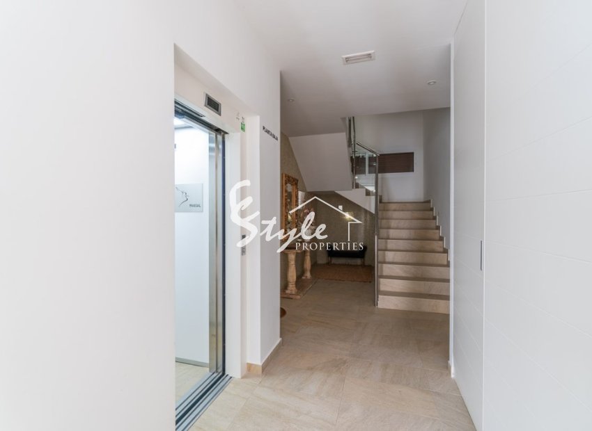 Resale - Apartment - Las Colinas - Las Colinas Golf