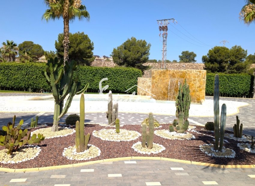 Resale - Apartment - Los Altos