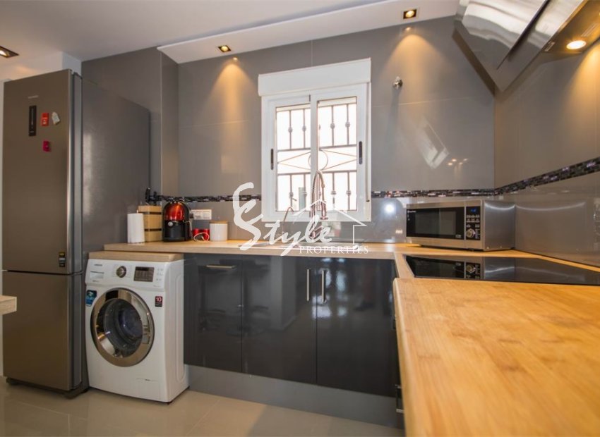 Resale - Apartment - Los Altos