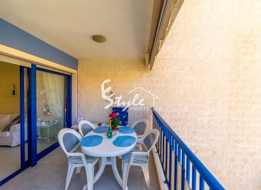 Resale - Apartment - Orihuela Costa  - Campoamor