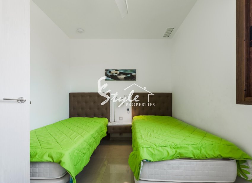 Resale - Apartment - Orihuela Costa  - La Zenia