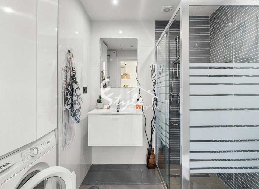 Resale - Apartment - Orihuela Costa  - La Zenia