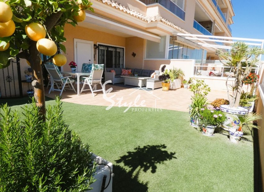 Resale - Apartment - Orihuela Costa  - Los Dolses