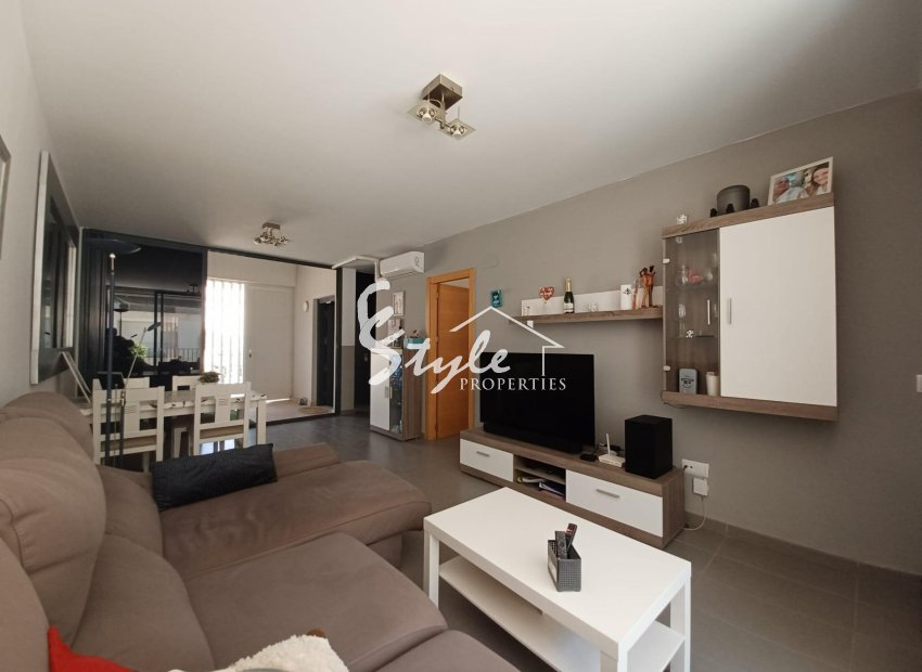 Resale - Apartment - Orihuela Costa  - Los Dolses