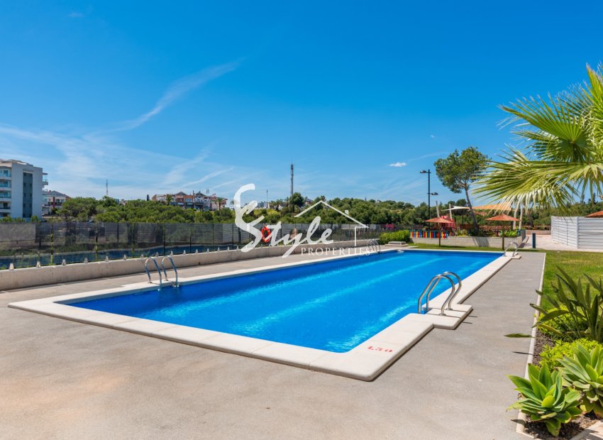 Resale - Apartment - Orihuela Costa  - Los Dolses