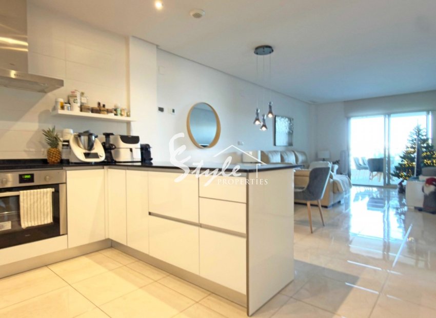 Resale - Apartment - Orihuela Costa  - Los Dolses