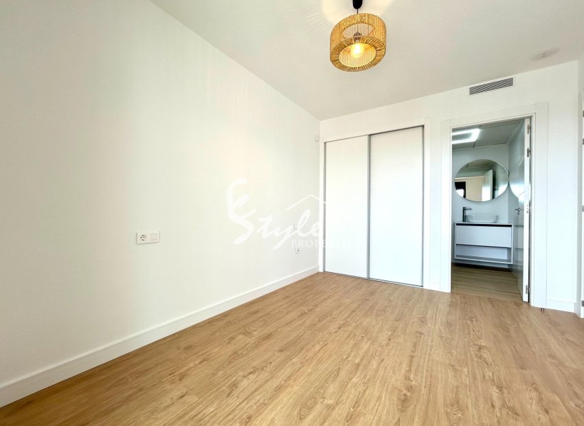 Resale - Apartment - Orihuela Costa  - Pau 8