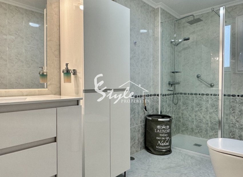 Resale - Apartment - Orihuela Costa  - Playa Flamenca