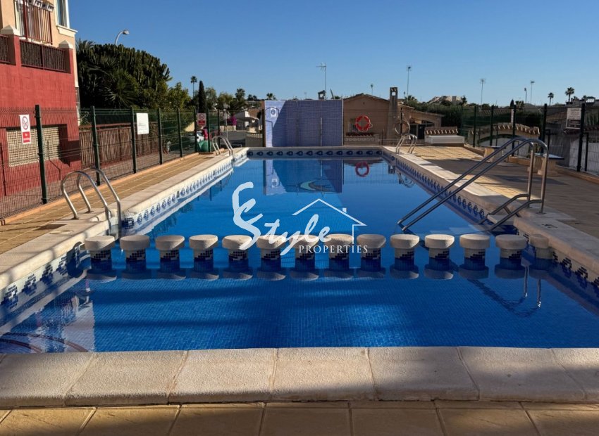 Resale - Apartment - Orihuela Costa  - Playa Flamenca