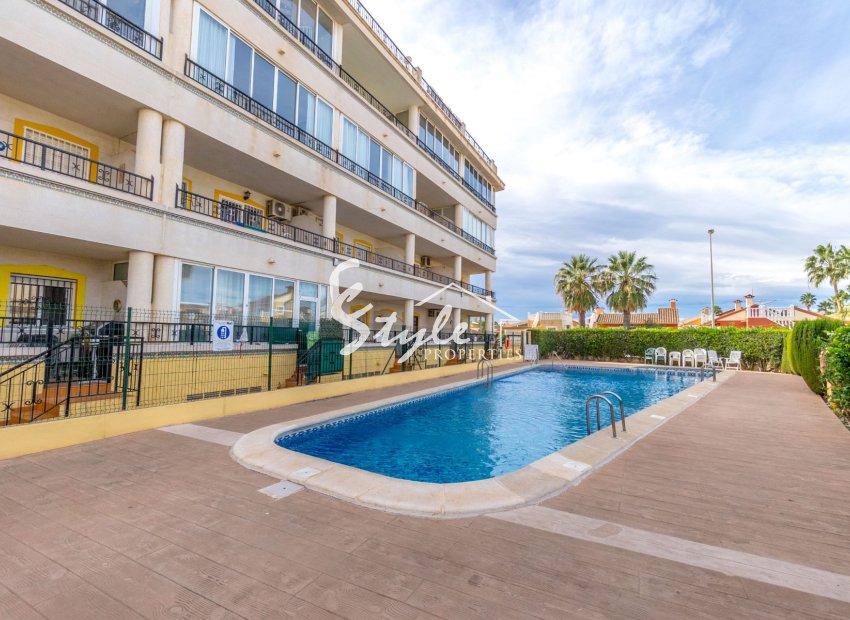 Resale - Apartment - Orihuela Costa  - Playa Flamenca