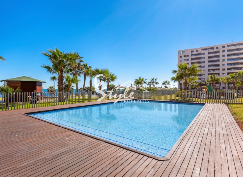 Resale - Apartment - Orihuela Costa  - Punta Prima
