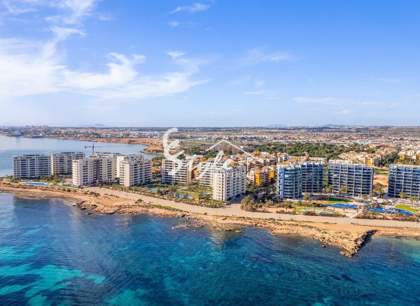 Resale - Apartment - Orihuela Costa  - Punta Prima