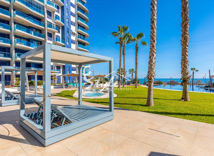 Resale - Apartment - Orihuela Costa  - Punta Prima