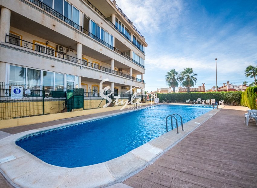 Resale - Apartment - Orihuela Costa  - Punta Prima