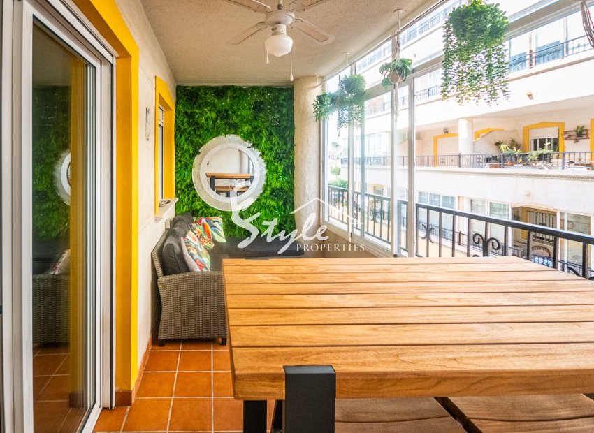 Resale - Apartment - Orihuela Costa  - Punta Prima