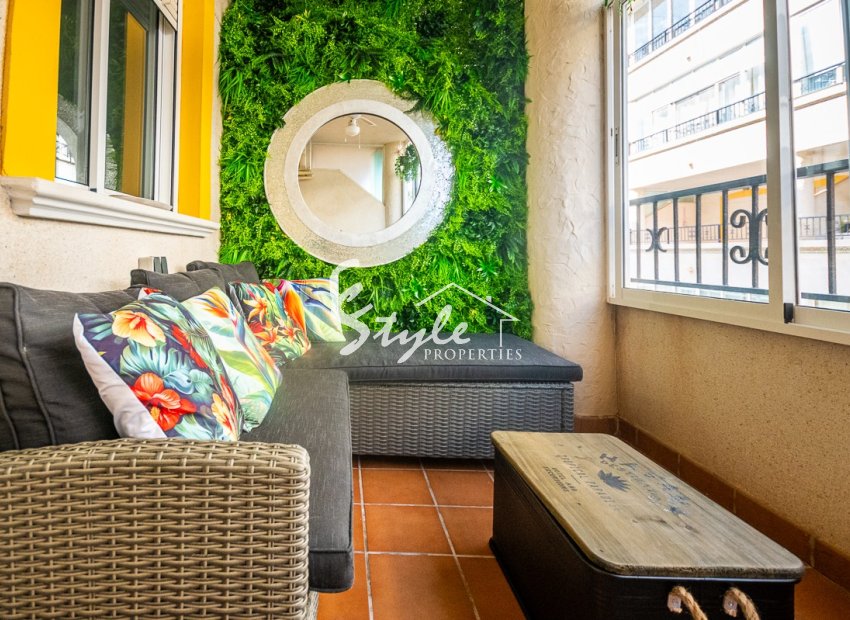 Resale - Apartment - Orihuela Costa  - Punta Prima