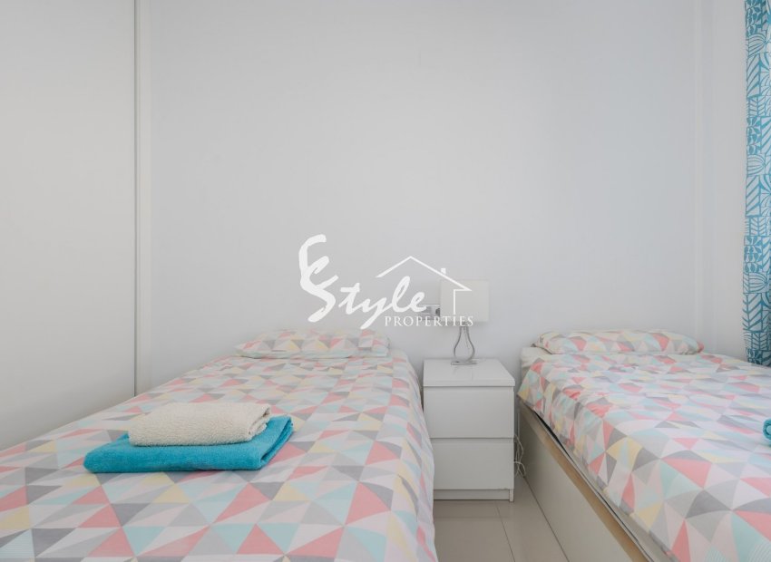 Resale - Apartment - Orihuela Costa  - Punta Prima