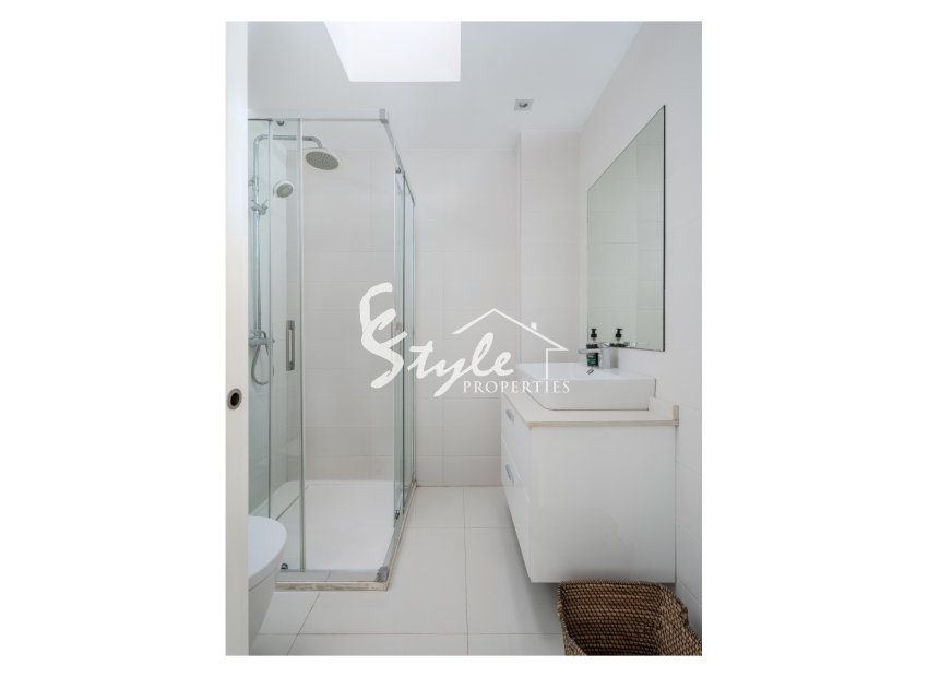 Resale - Apartment - Orihuela Costa  - Punta Prima