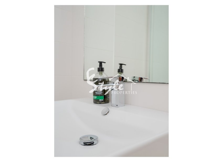 Resale - Apartment - Orihuela Costa  - Punta Prima