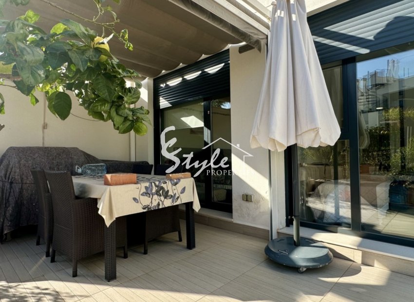 Resale - Apartment - Orihuela Costa  - Punta Prima