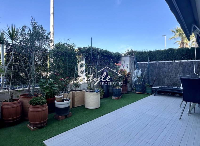 Resale - Apartment - Orihuela Costa  - Punta Prima