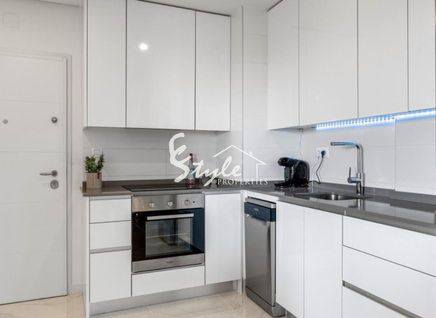 Resale - Apartment - Orihuela Costa  - Villamartin